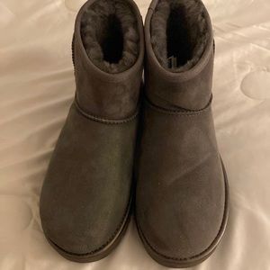 Ugg classic mini